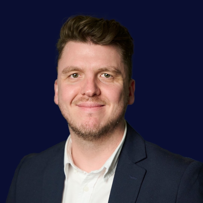 Andrew Roberts Headshot